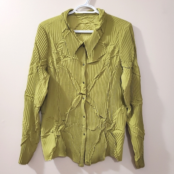 Babette - Crinkle Blouse in Green - Read for Sizing - Picture 1 of 5